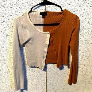 Long sleeve half whit half brown crop cardigan